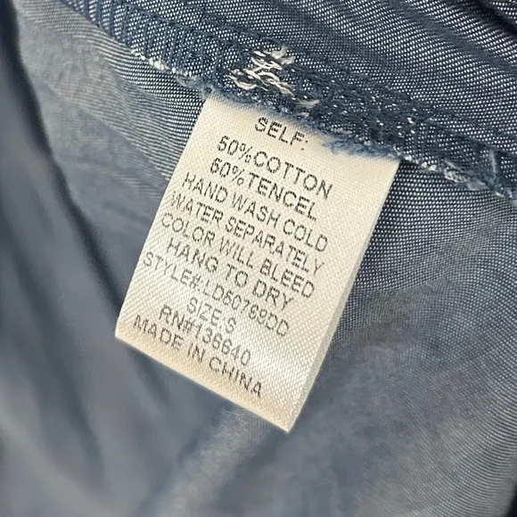 Latiste embroidered chambray maxi dress with side slits - Picture 9 of 11